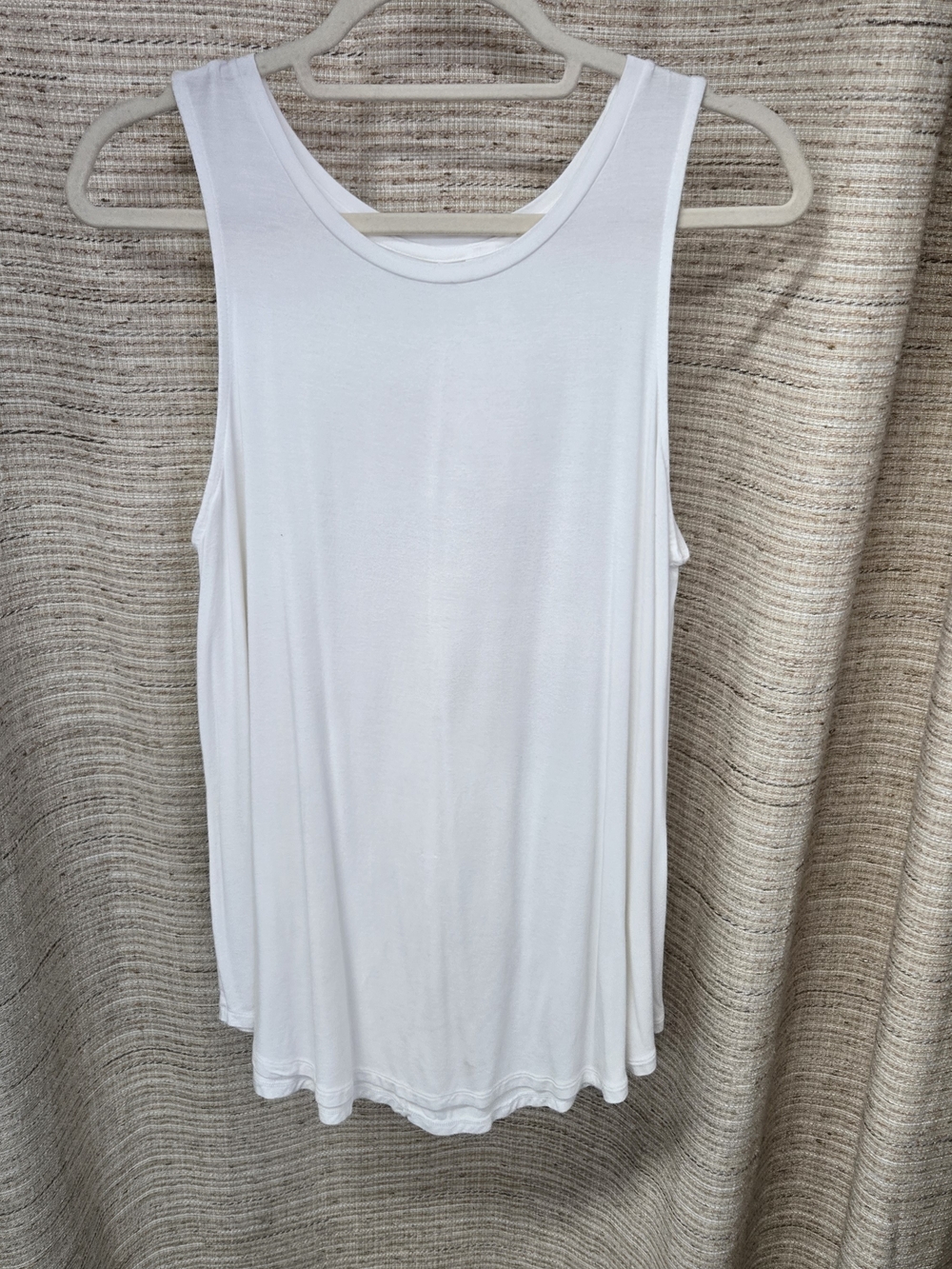 Old Navy White Scoop Neck Tank Top